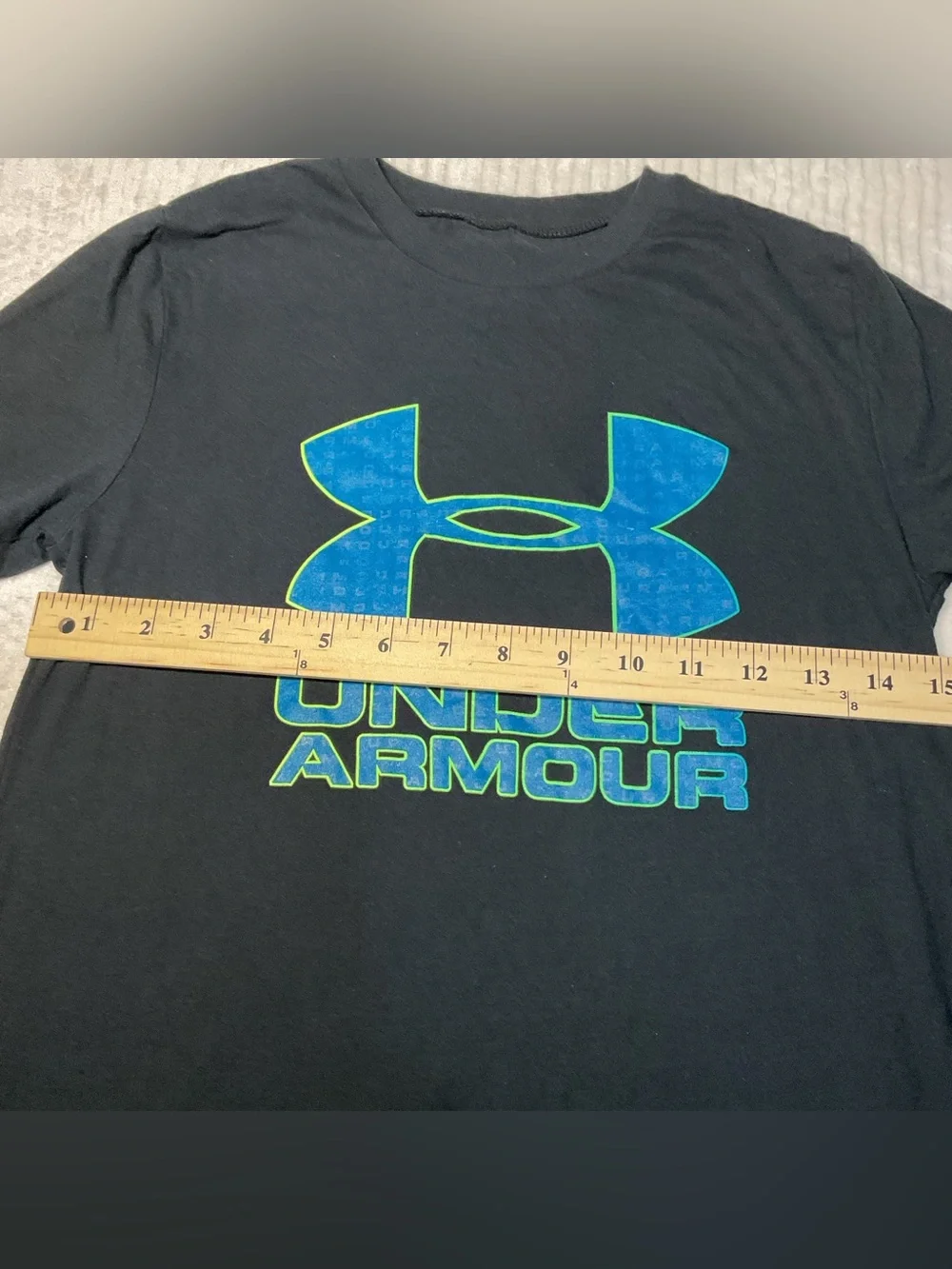 Under Armour Boys Black Tee with Blue Logo size M
